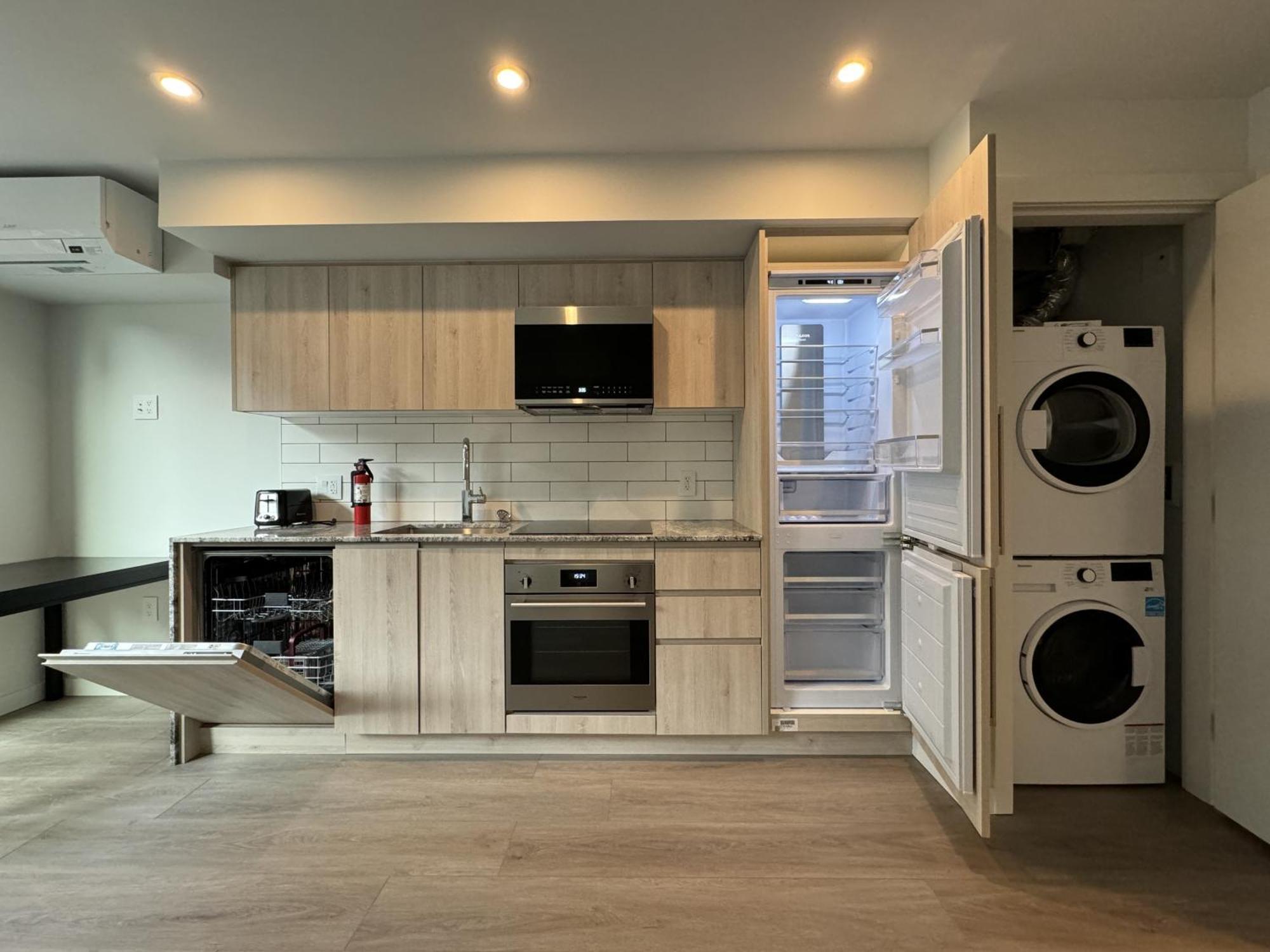 Downtown Center Silverstone Tower I And II Long-Term Booking Only Your Second Home In Vancouver Exterior photo