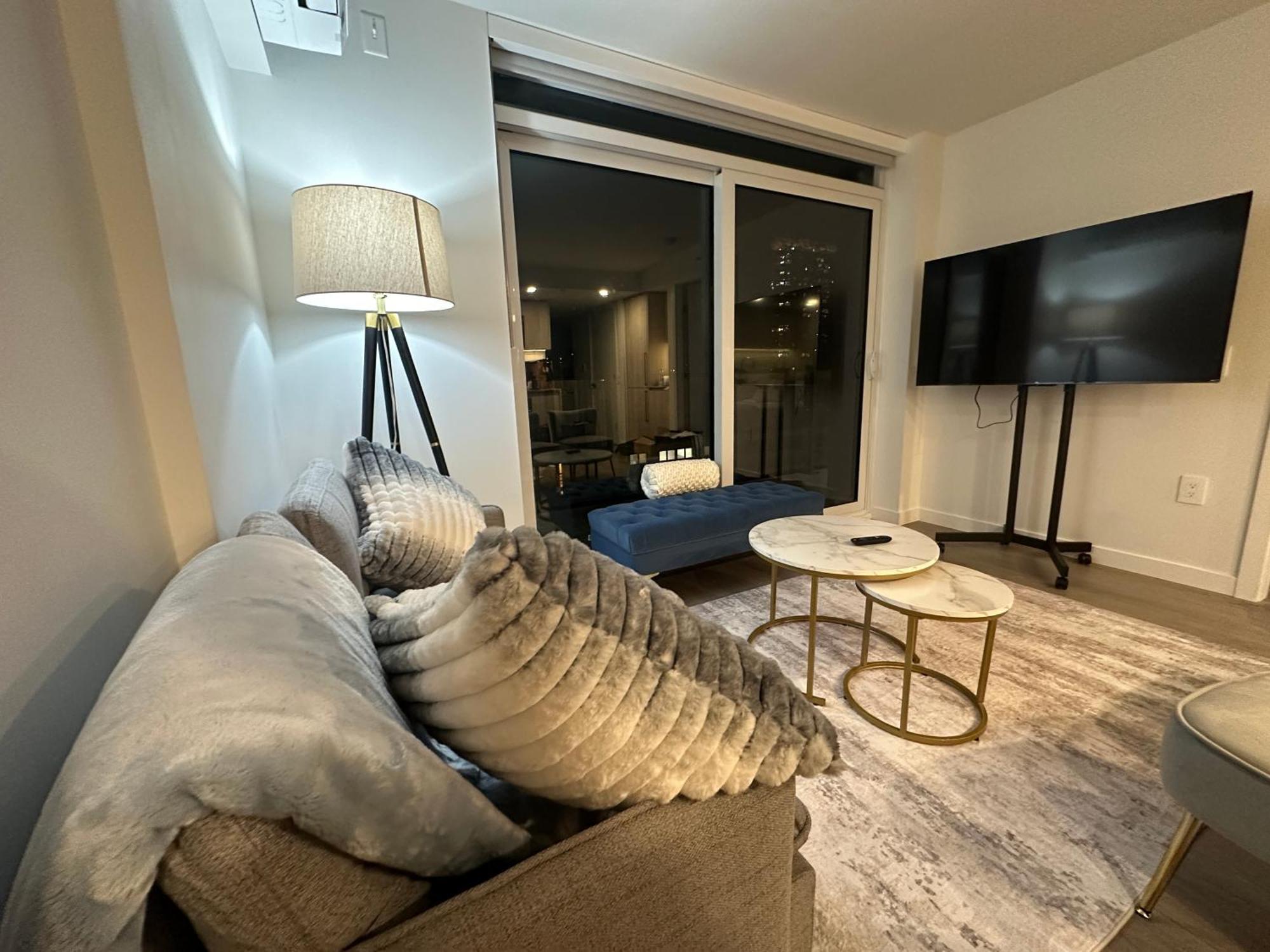 Downtown Center Silverstone Tower I And II Long-Term Booking Only Your Second Home In Vancouver Exterior photo